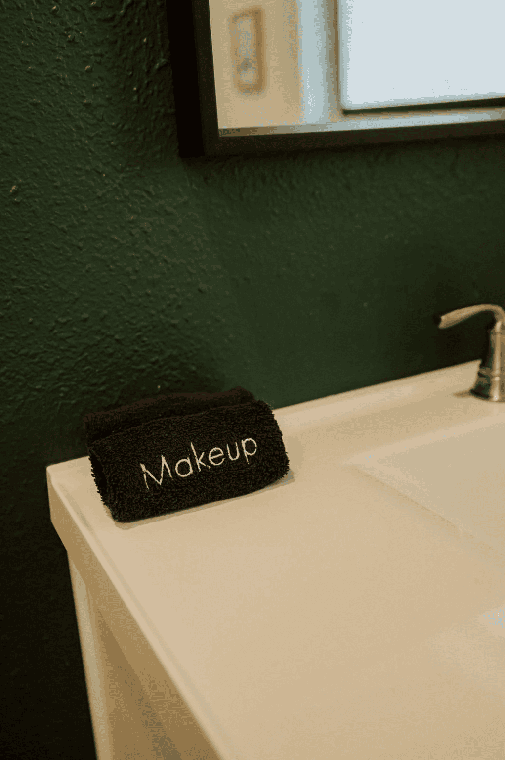 Don’t Forget These 17 Airbnb Bathroom Essentials - Landmark Hosts